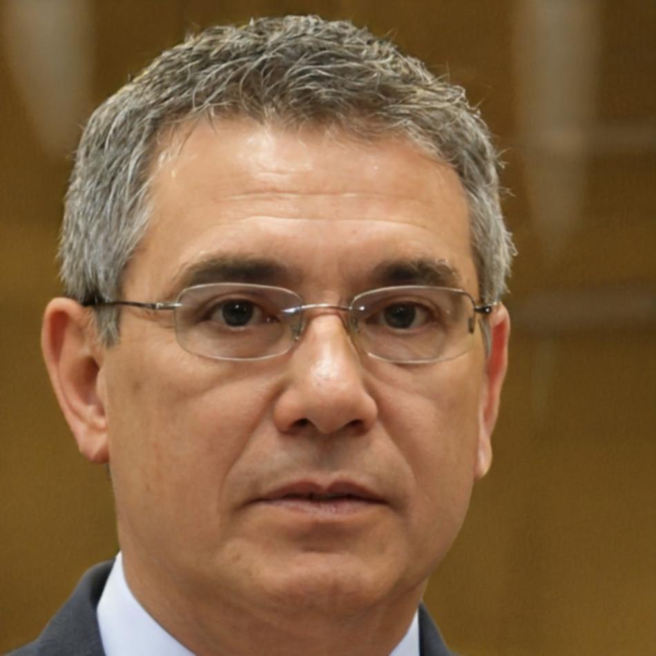 Retrato de Gerardo Ibáñez, instructor de educación financiera